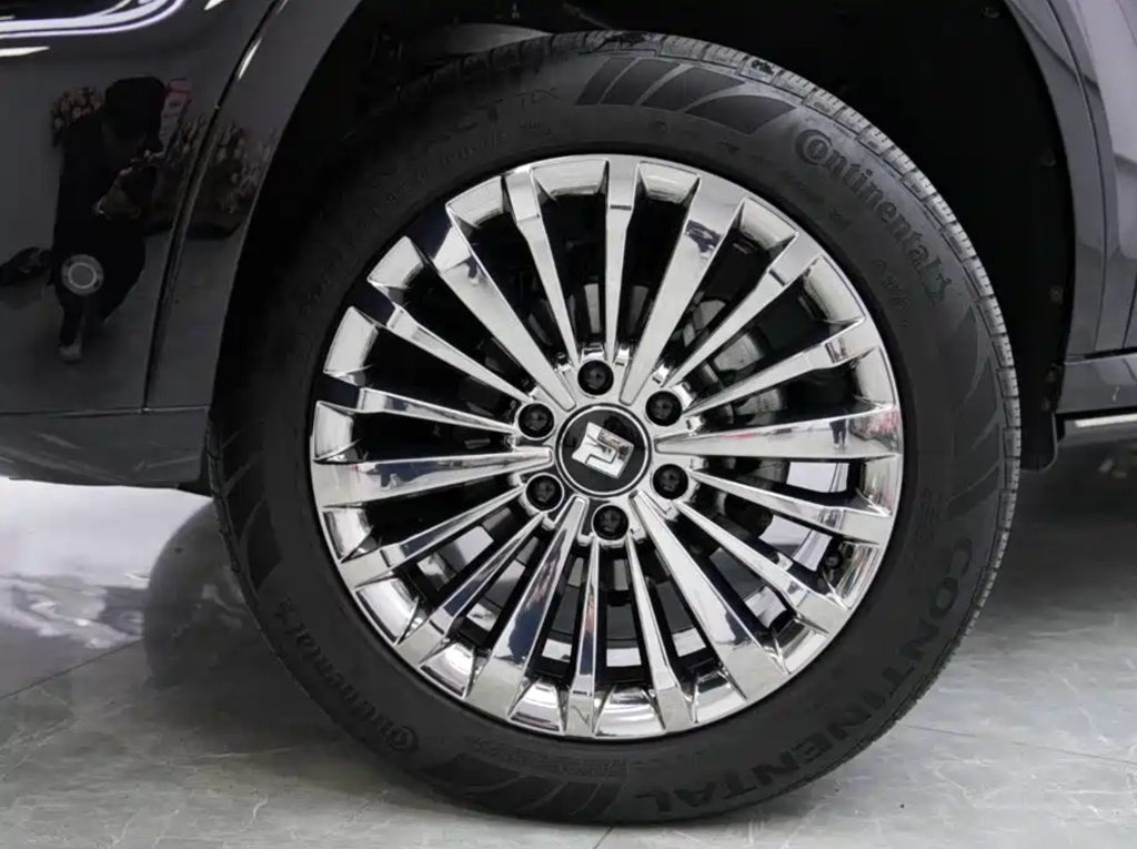 Tank 500 2023 - view 1