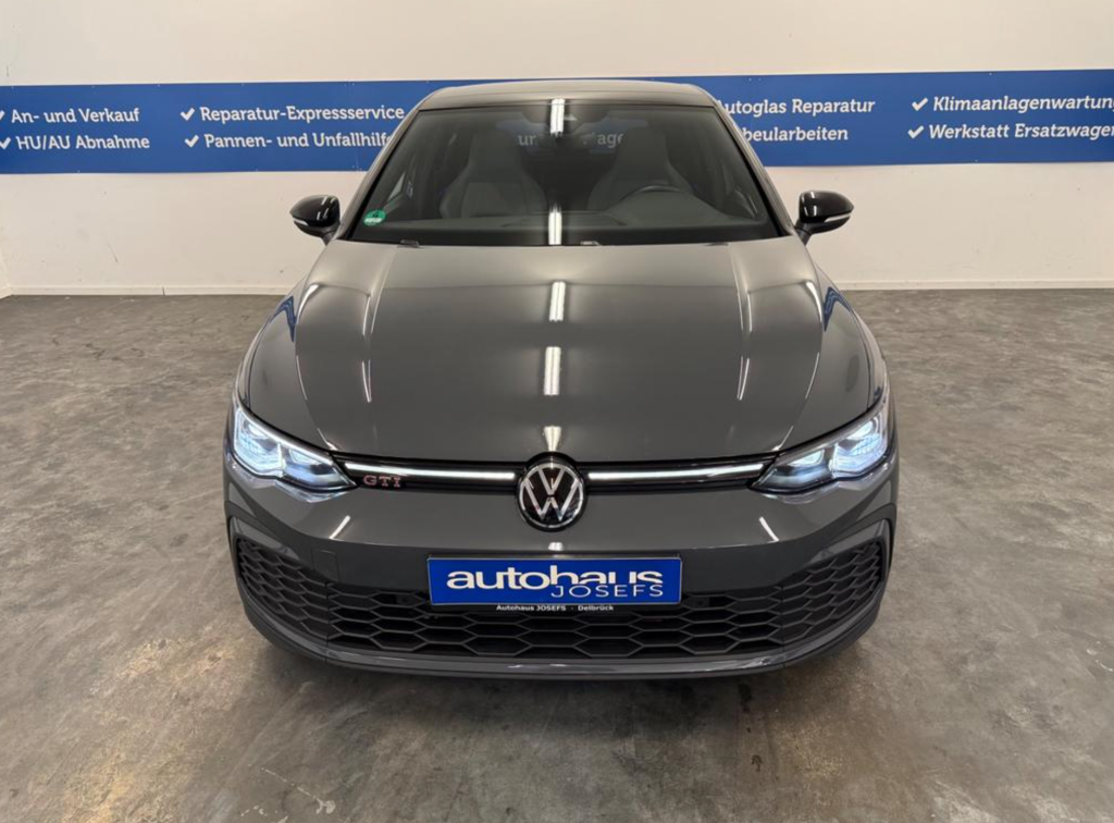 Volkswagen Golf 2023 - view 1